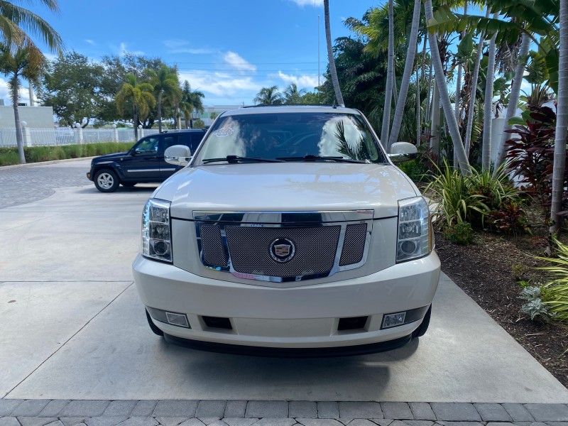 2013 Cadillac Escalade Luxury 1 OWNER LOW MILES 70,251 in ,