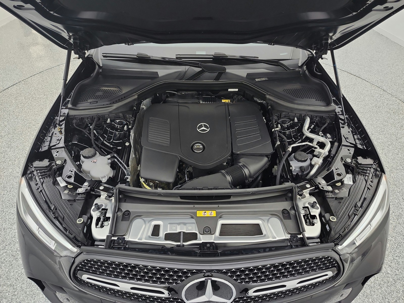 New 2026 Black Mercedes-Benz GLC 300 image 12