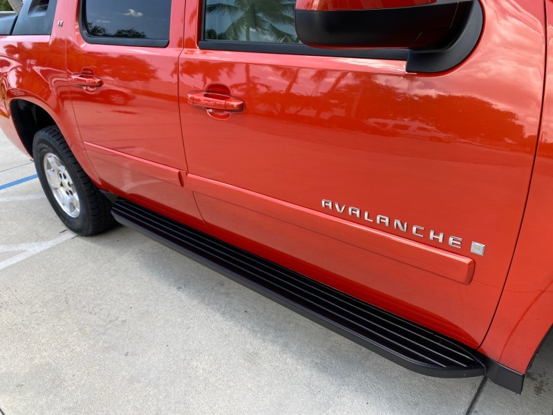 2009 Chevrolet Avalanche LT PU LOW MILES 58,696 in ,