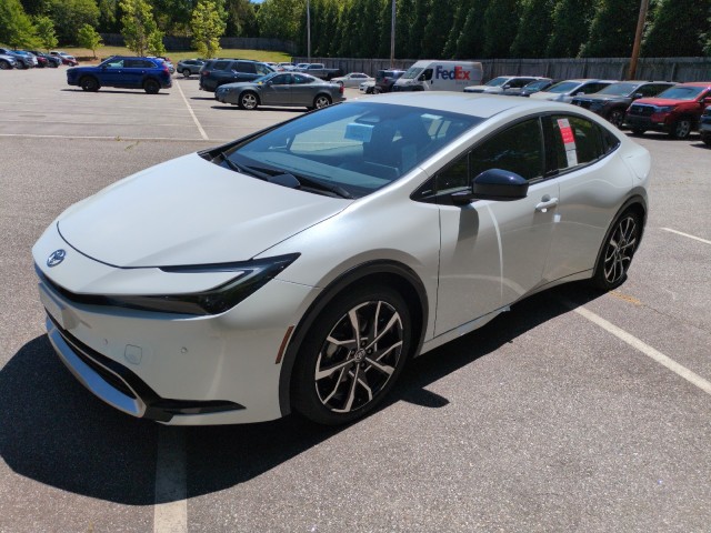 ToyotaPrius Plug-In Hybrid3