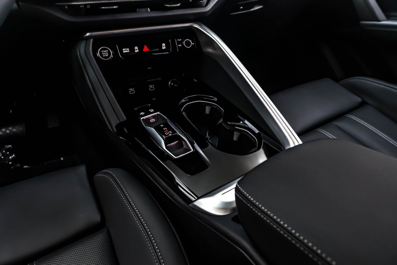 New 2025 Daytona Gray Pearl Effect Audi Premium Plus 2.0 TFSI quattro image 6