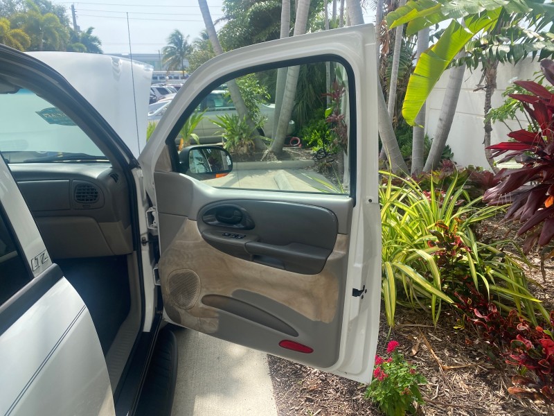 2002 Chevrolet TrailBlazer EXT LT  SUV LOW MILES 69,572 in , 