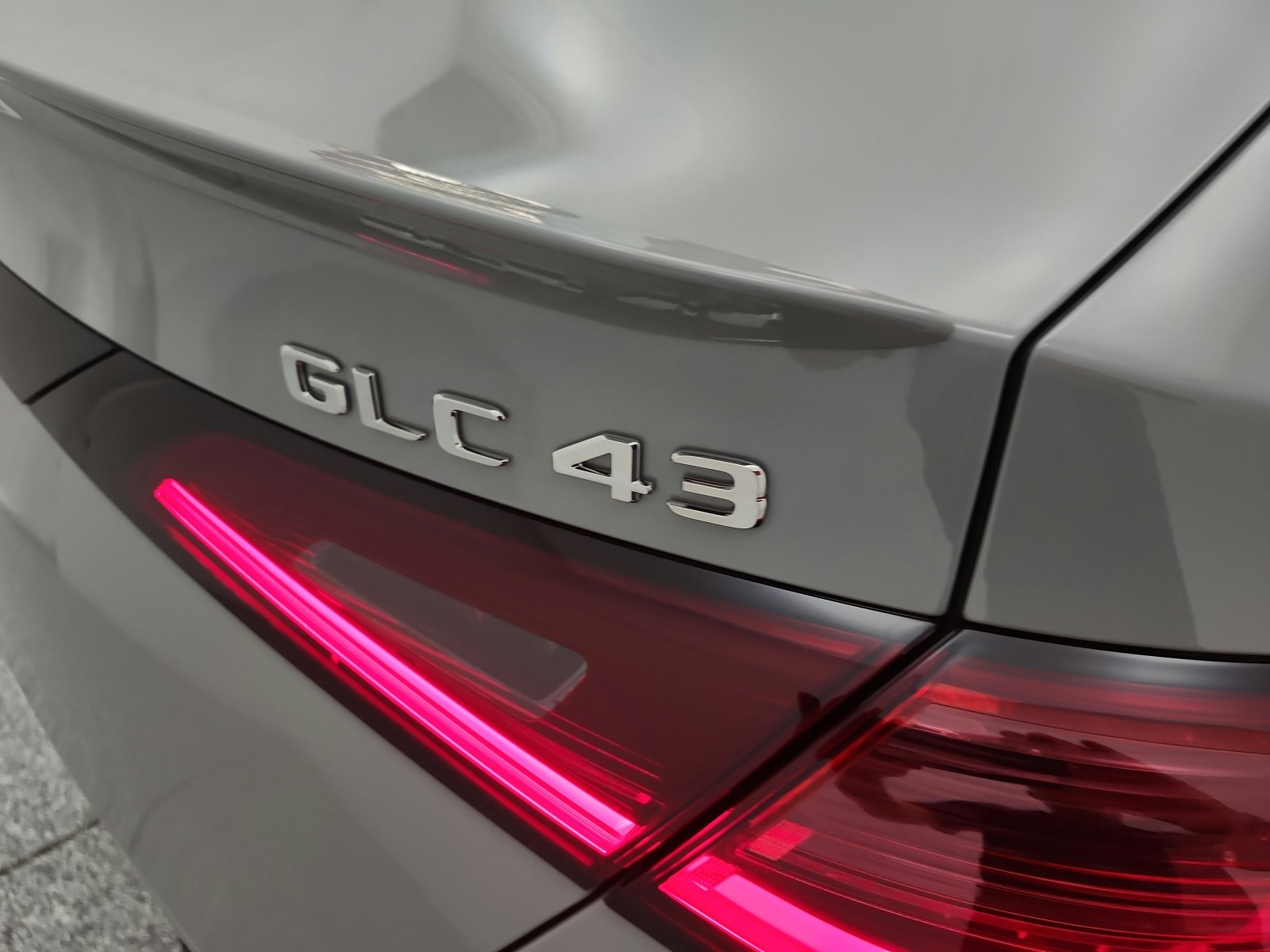 New 2026 MANUFAKTUR Alpine Grey Mercedes-Benz AMG® GLC 43 image 17