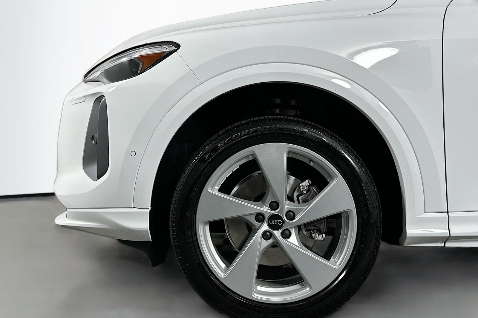 Used 2025 Arkona White Audi Premium Plus image 12