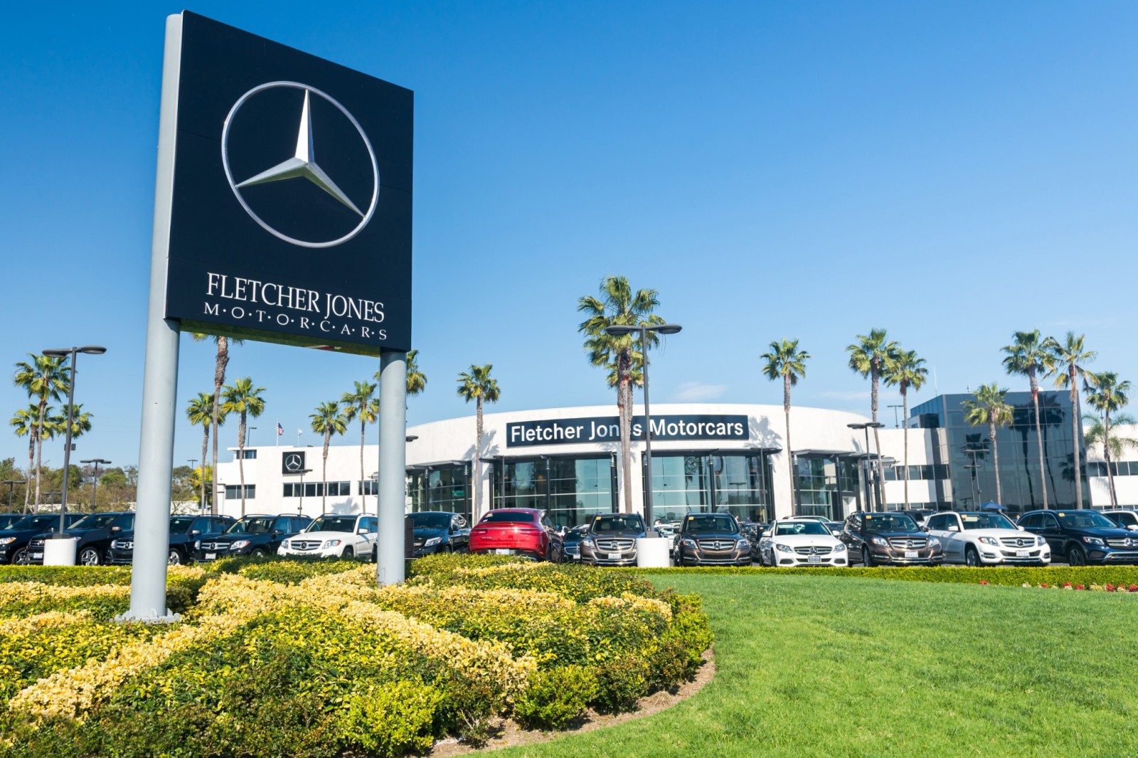 Used 2023 Polar White Mercedes-Benz GLB 250 image 27