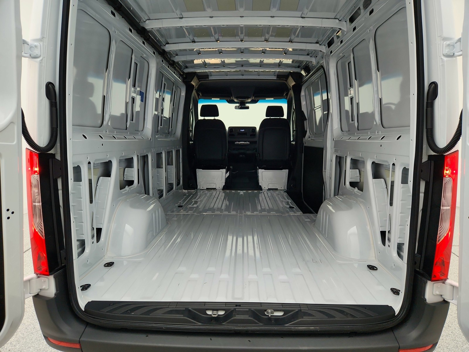New 2026 Arctic White Mercedes-Benz  image 21
