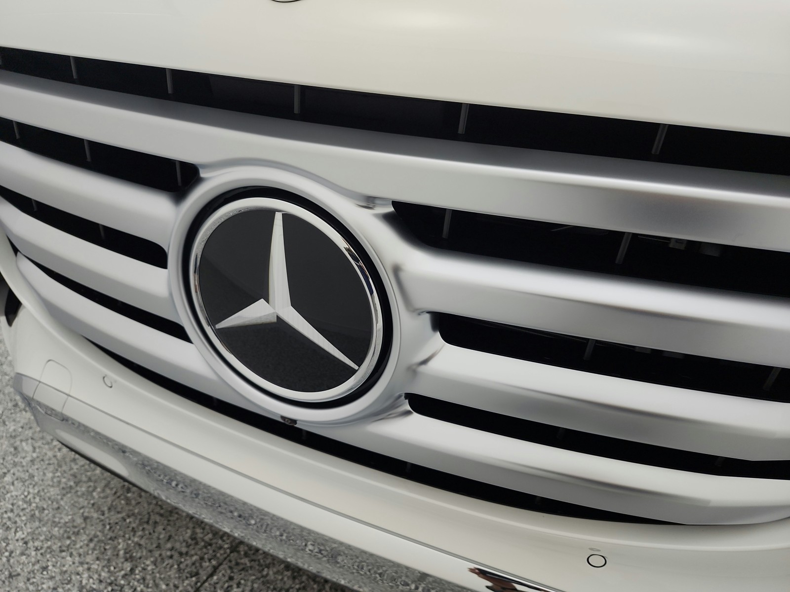 New 2026 Polar White Mercedes-Benz GLS 450 image 13