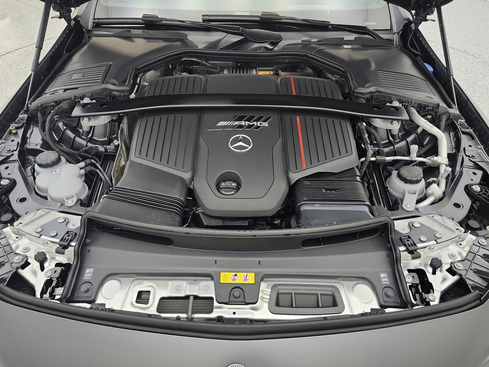 New 2026 MANUFAKTUR Graphite Grey Magno Mercedes-Benz AMG® CLE 53 image 12