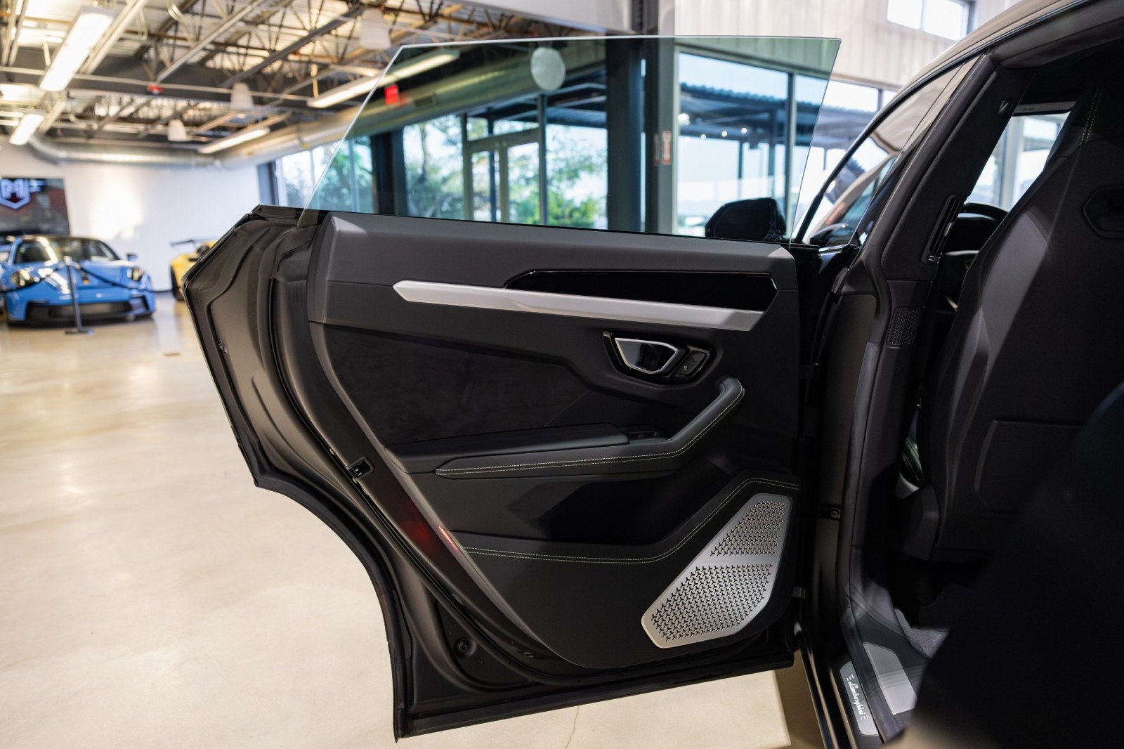 Used Car 2023 Lamborghini Urus  S For Sale Under $250,000 In Boerne, Texas