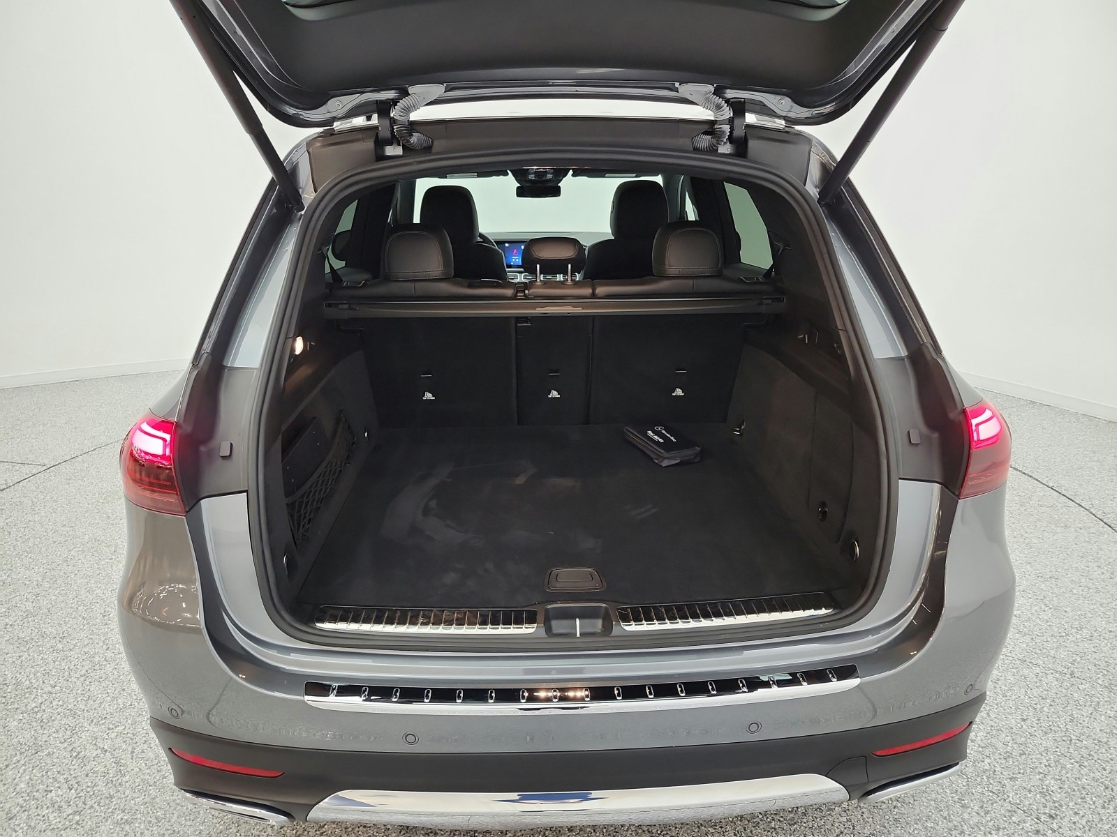 Certified Used 2024 Selenite Grey Metallic Mercedes-Benz GLE 350 4MATIC® SUV image 21