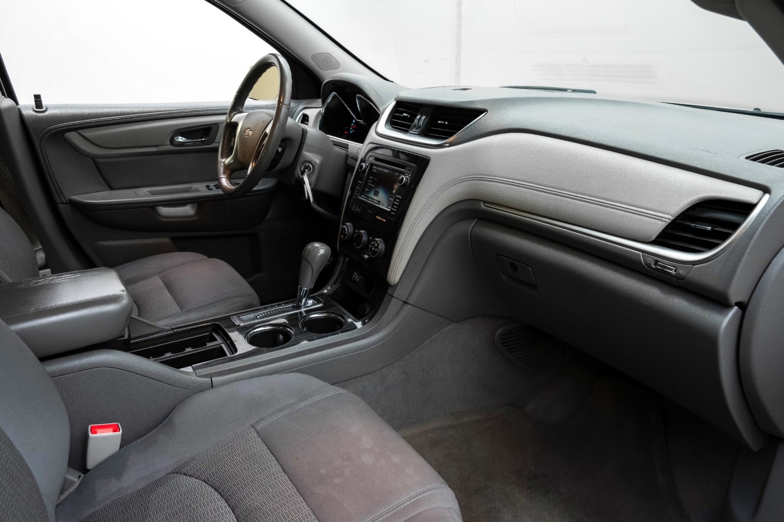 2014 Chevrolet Traverse LT CaptainSeating 3rdRowSeat RearClimatePkg 14