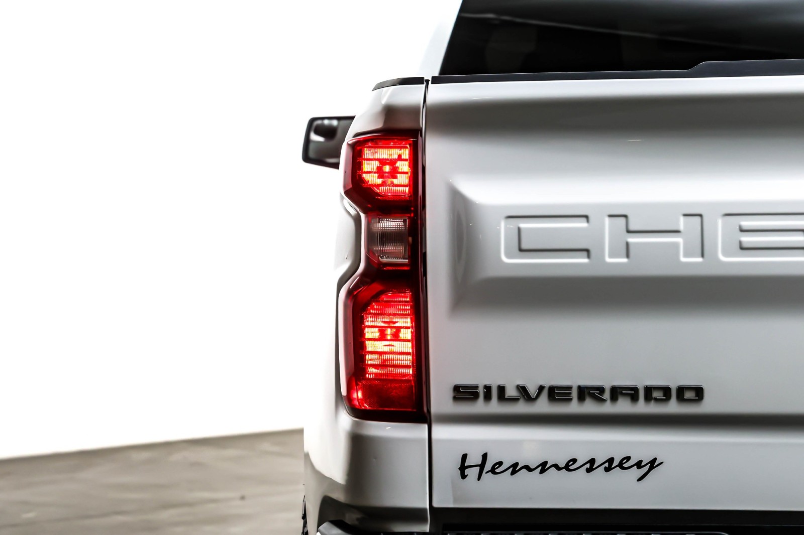 Used 2020 Summit White Chevrolet 4WD Double Cab 147 LT image 14