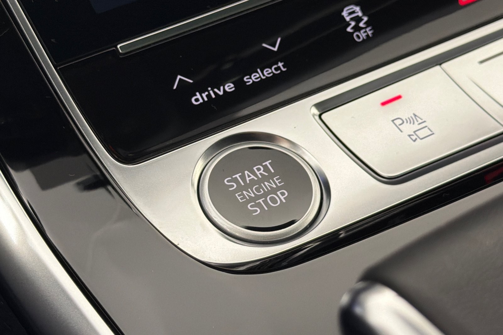 Used 2025 Mythos Black Metallic Audi Prestige 55 TFSI quattro image 22