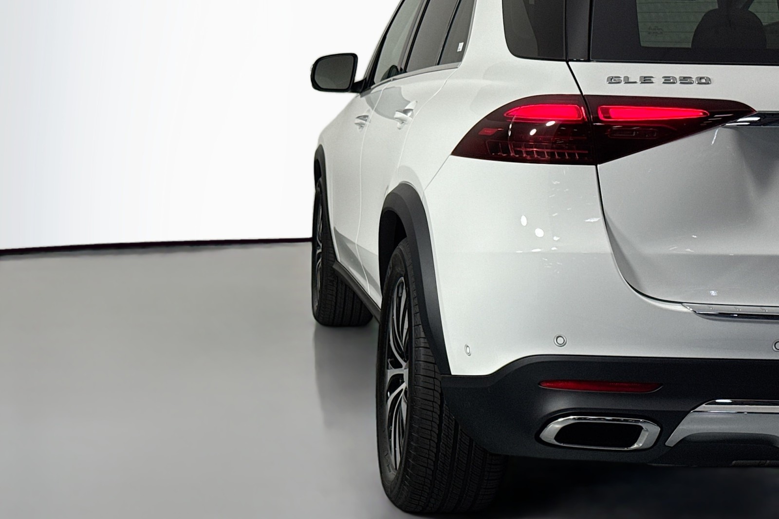 New 2026 Polar White Mercedes-Benz GLE 350 SUV image 14