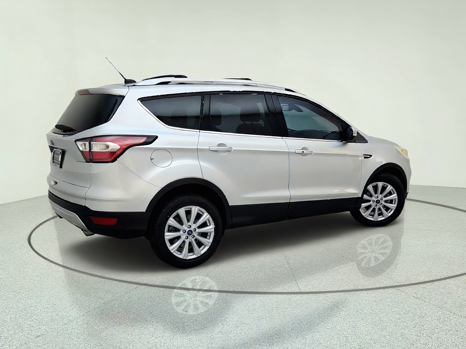 Used 2017 INGOT SILVER Ford Titanium image 8