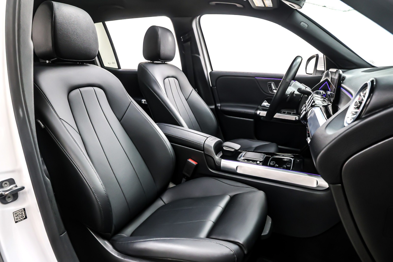 Used 2023 Polar White Mercedes-Benz GLB 250 SUV image 8