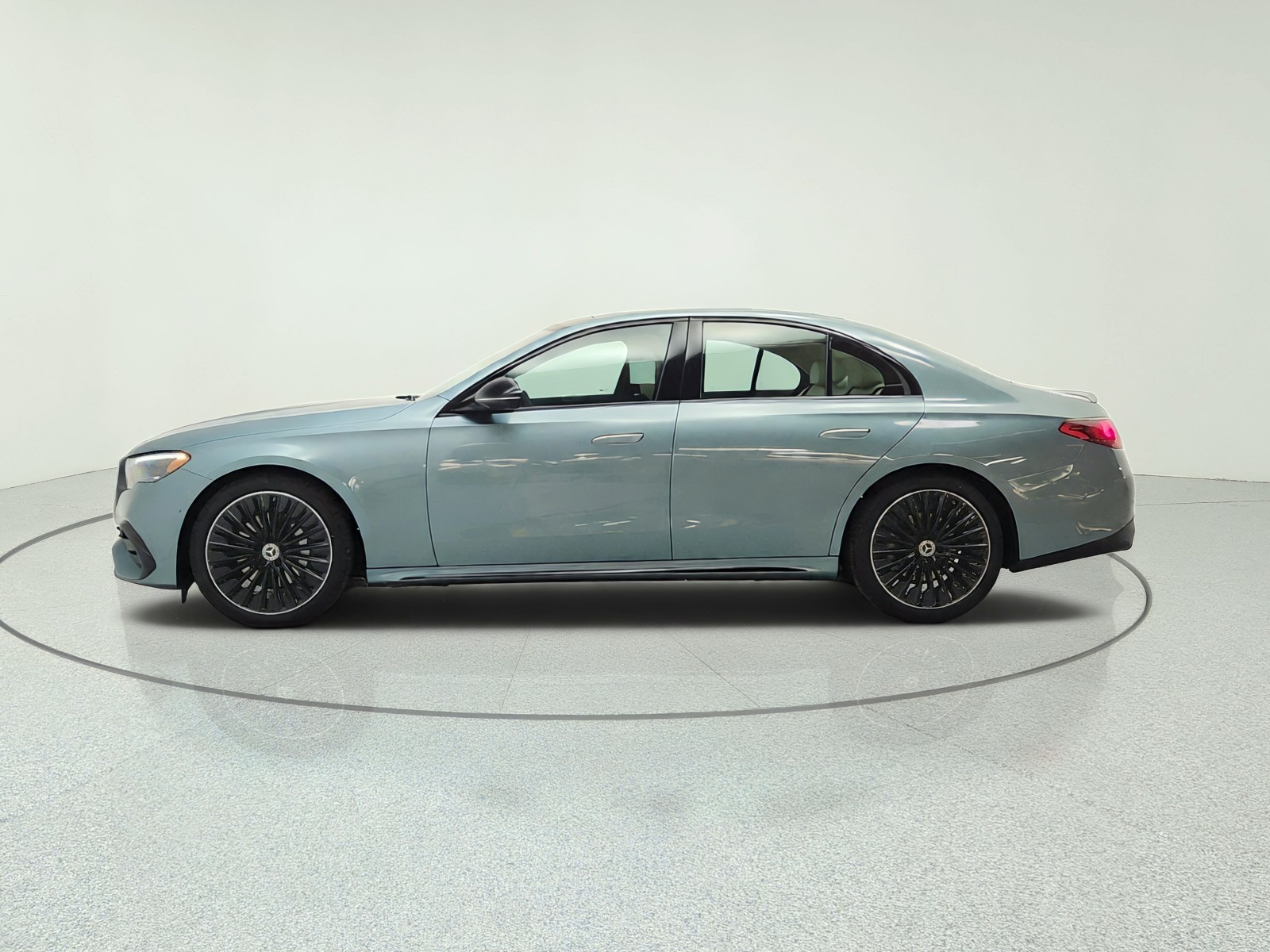 New 2027 Verde Silver Metallic Mercedes-Benz E 350 RWD Sedan image 8