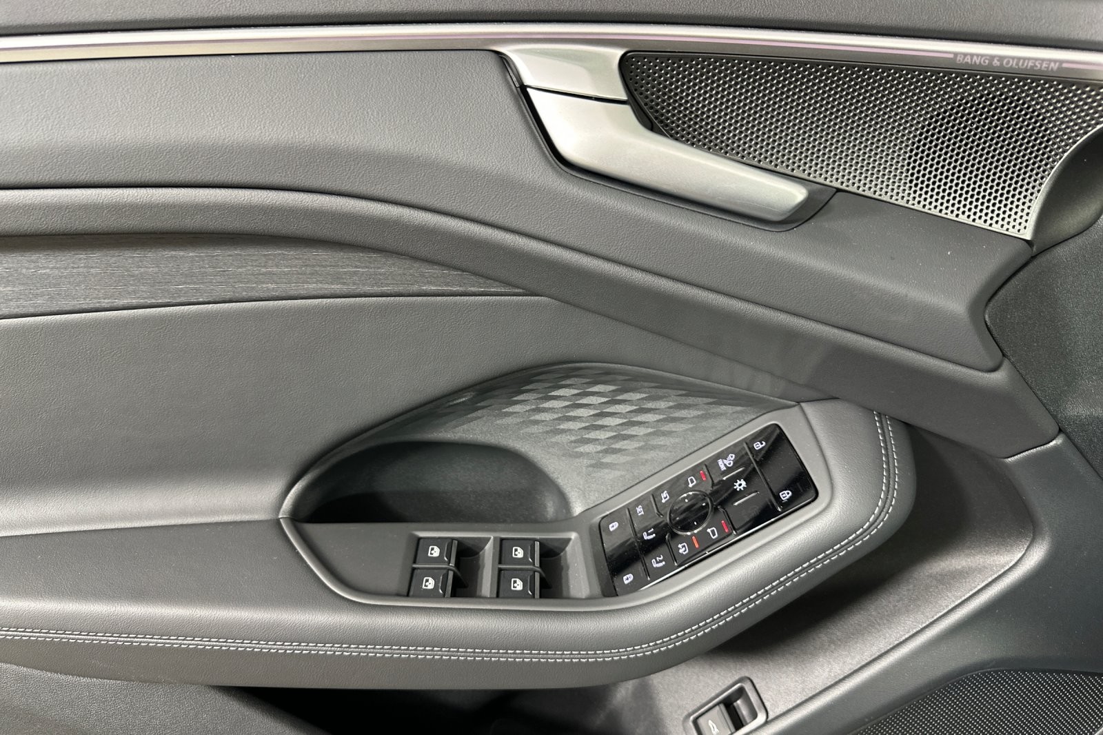 New 2026 Daytona Gray Pearl Effect Audi Premium Plus quattro image 10