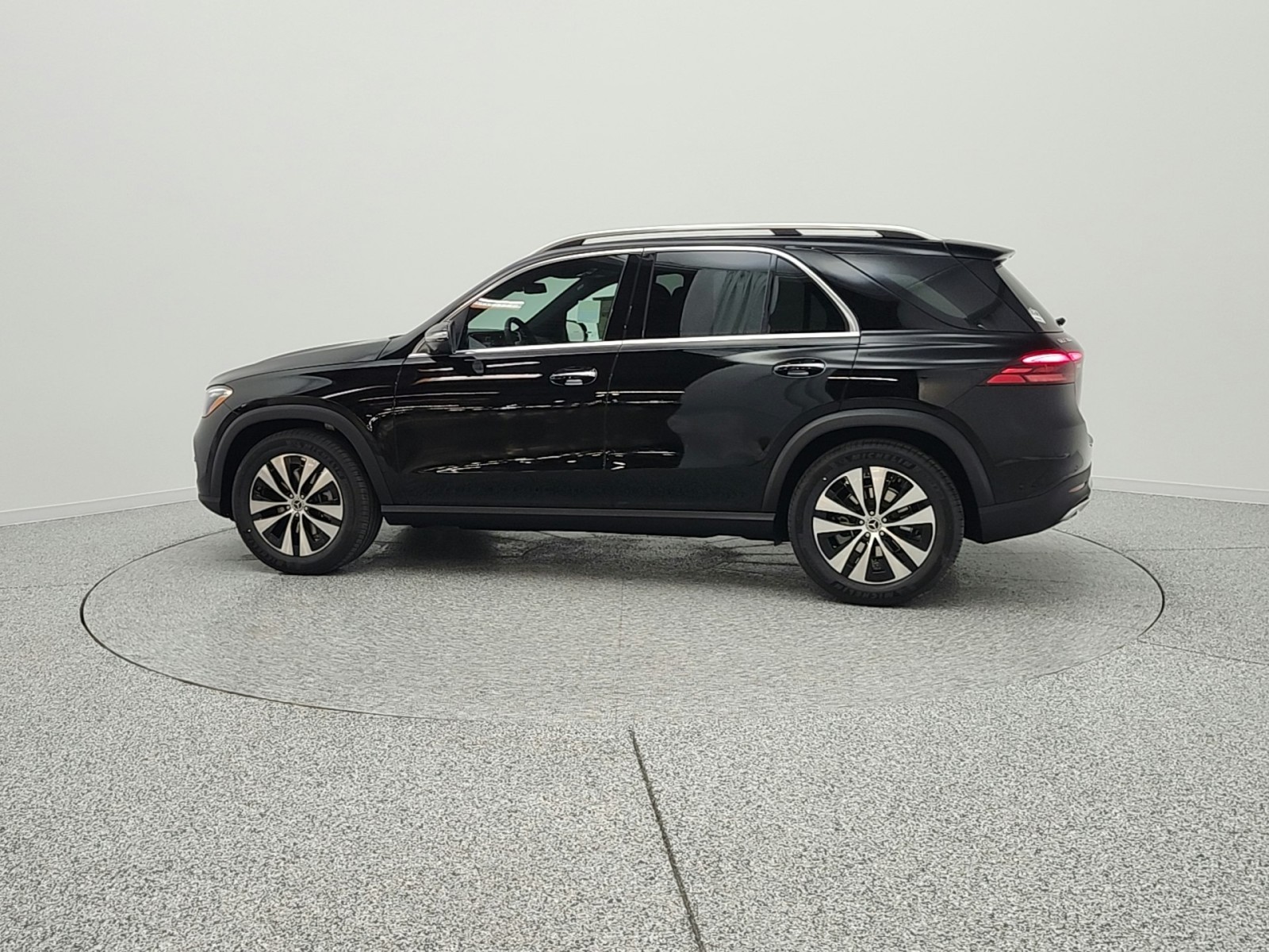 New 2026 Black Mercedes-Benz GLE 350 image 8