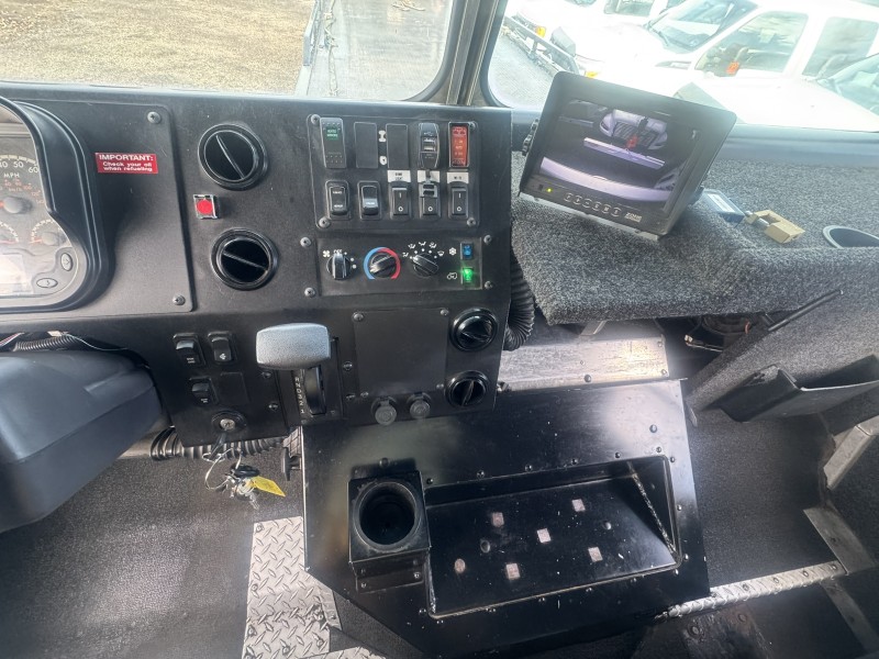 2018 Freightliner MT55 20' Step Van w2000lb Liftgate in ,