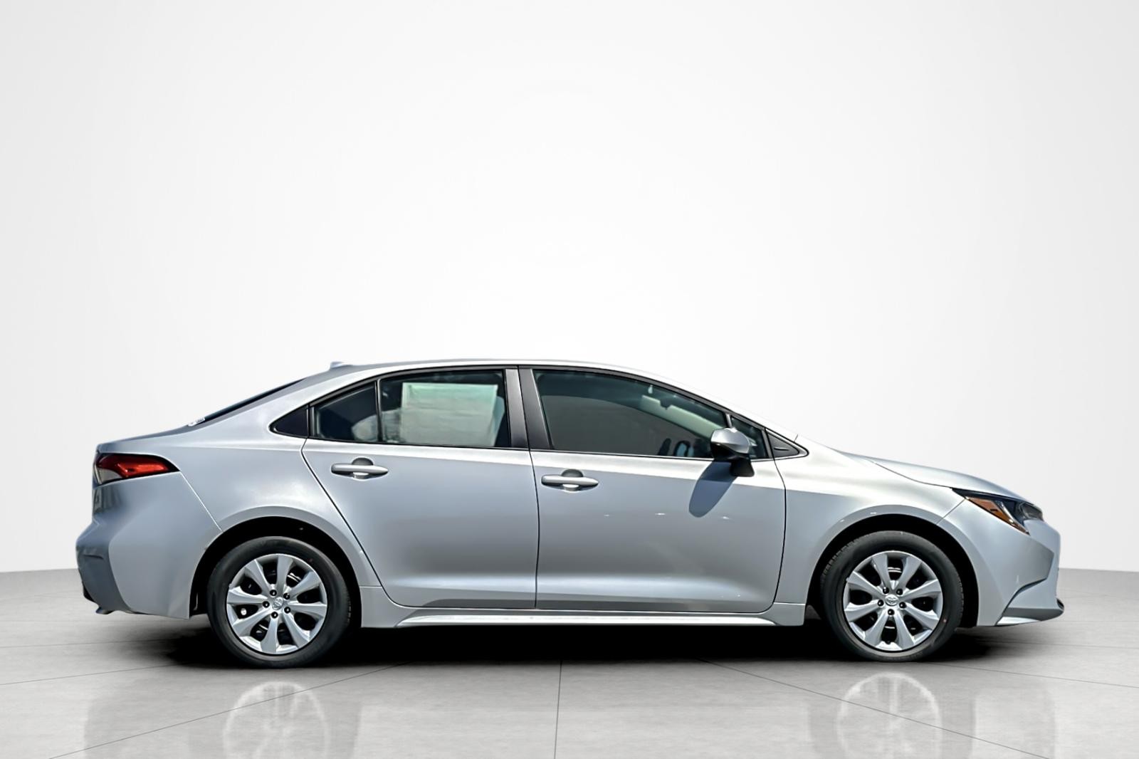 2025 Toyota Corolla LE photo 6