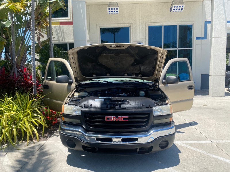 2005 GMC Sierra 1500 LOW MILES 83837 AC NO ACCIDENTS in ,
