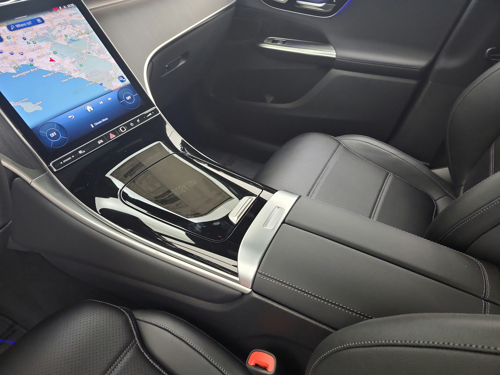 New 2026 Black Mercedes-Benz GLC 300 image 10