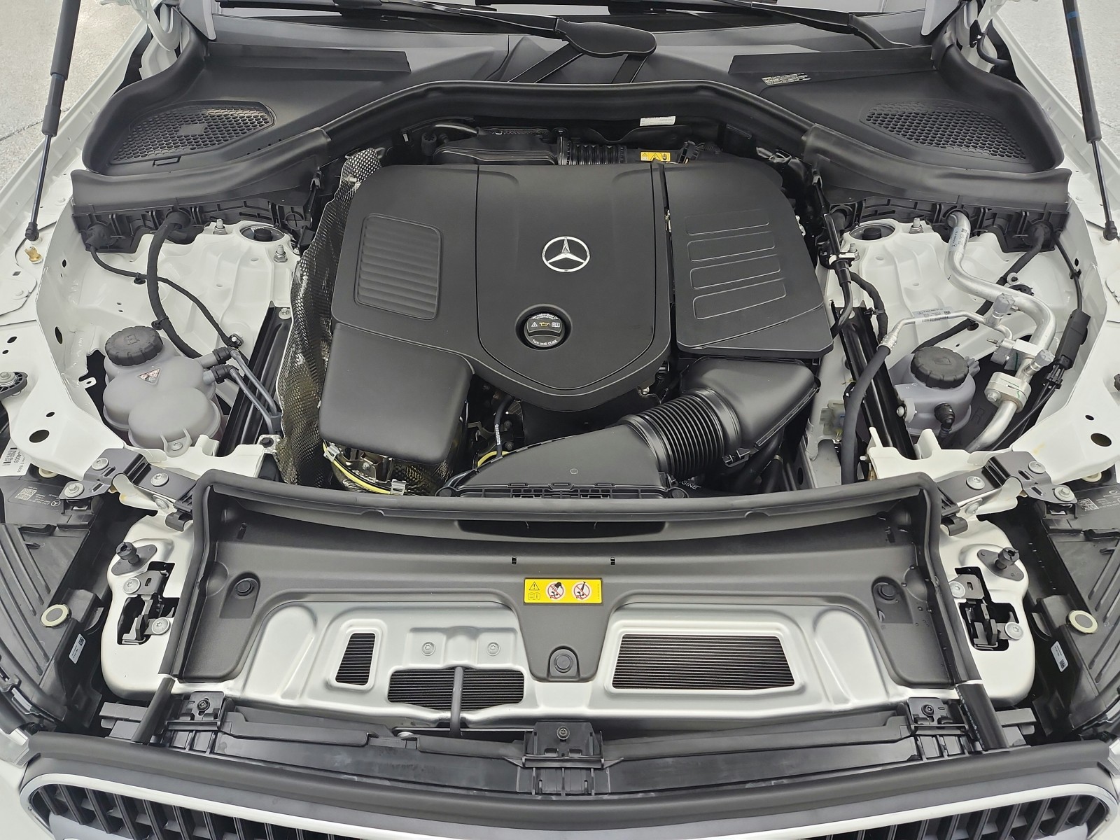 New 2026 Polar White Mercedes-Benz GLC 300 SUV image 11