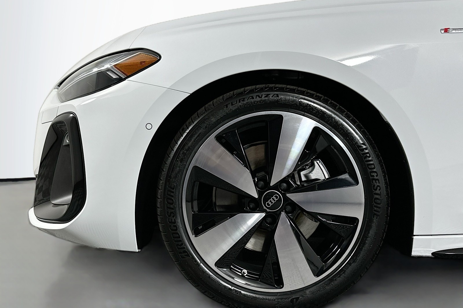 New 2026 Glacier White Metallic Audi Premium Plus image 11