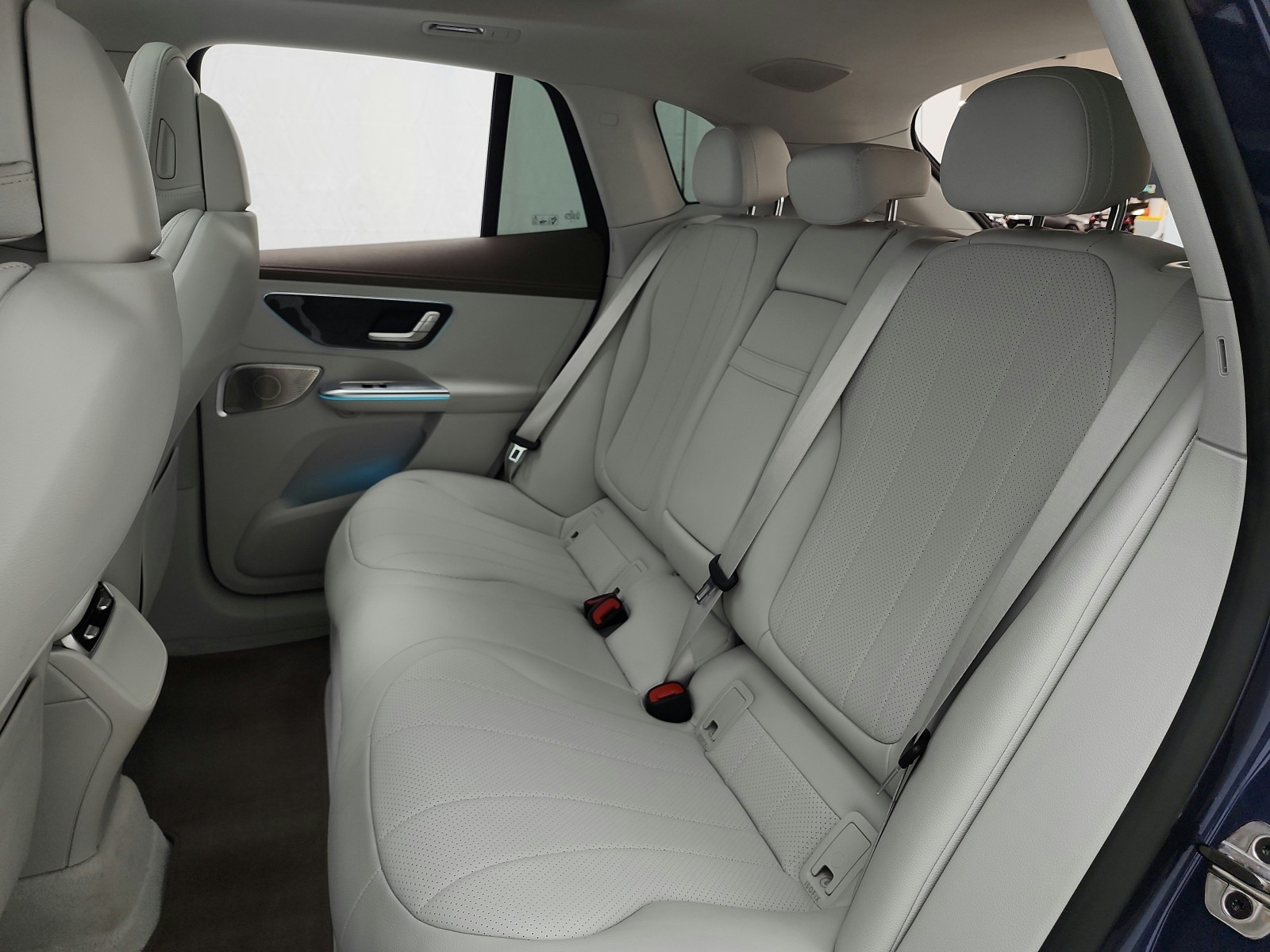 Used 2023 Twilight Blue Metallic Mercedes-Benz EQE 350 4MATIC® SUV image 15