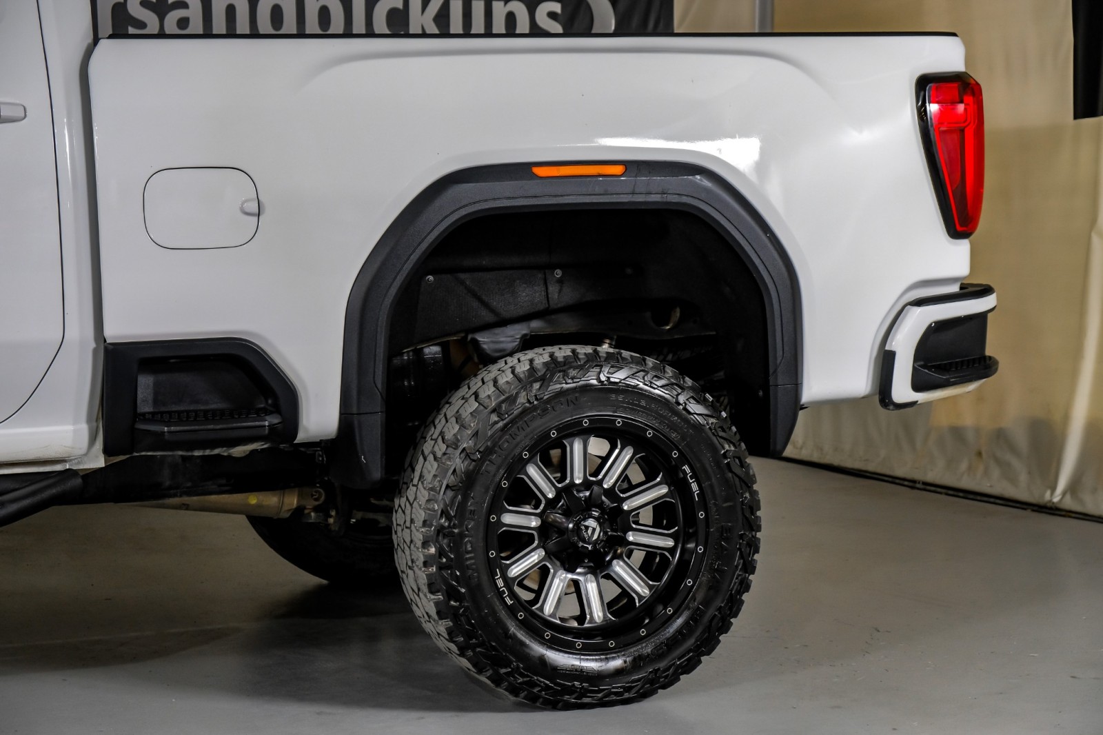 2020 GMC Sierra 2500HD AT4 13