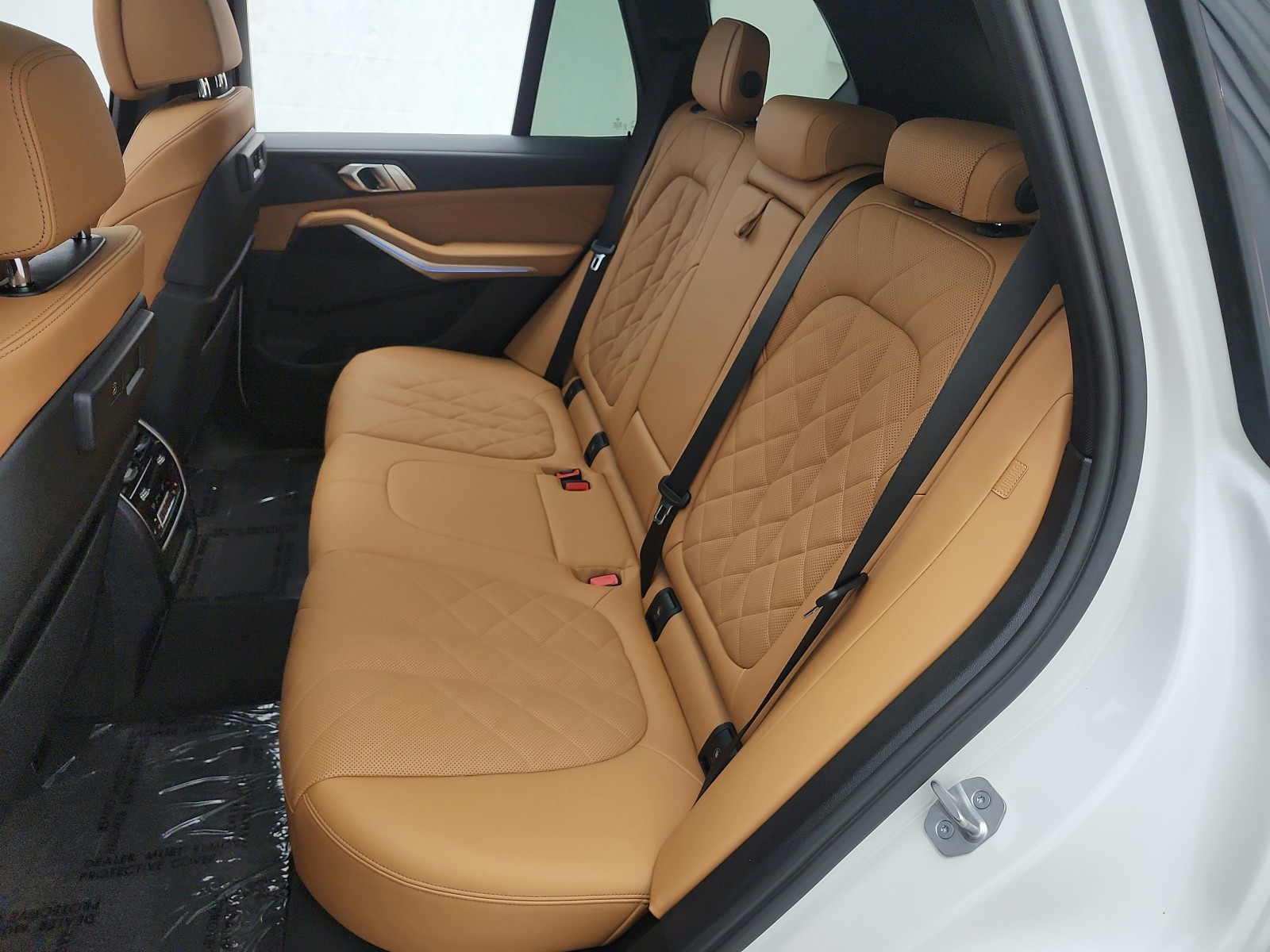 Used 2023 Mineral White Metallic BMW xDrive45e Plug-In Hybrid image 15