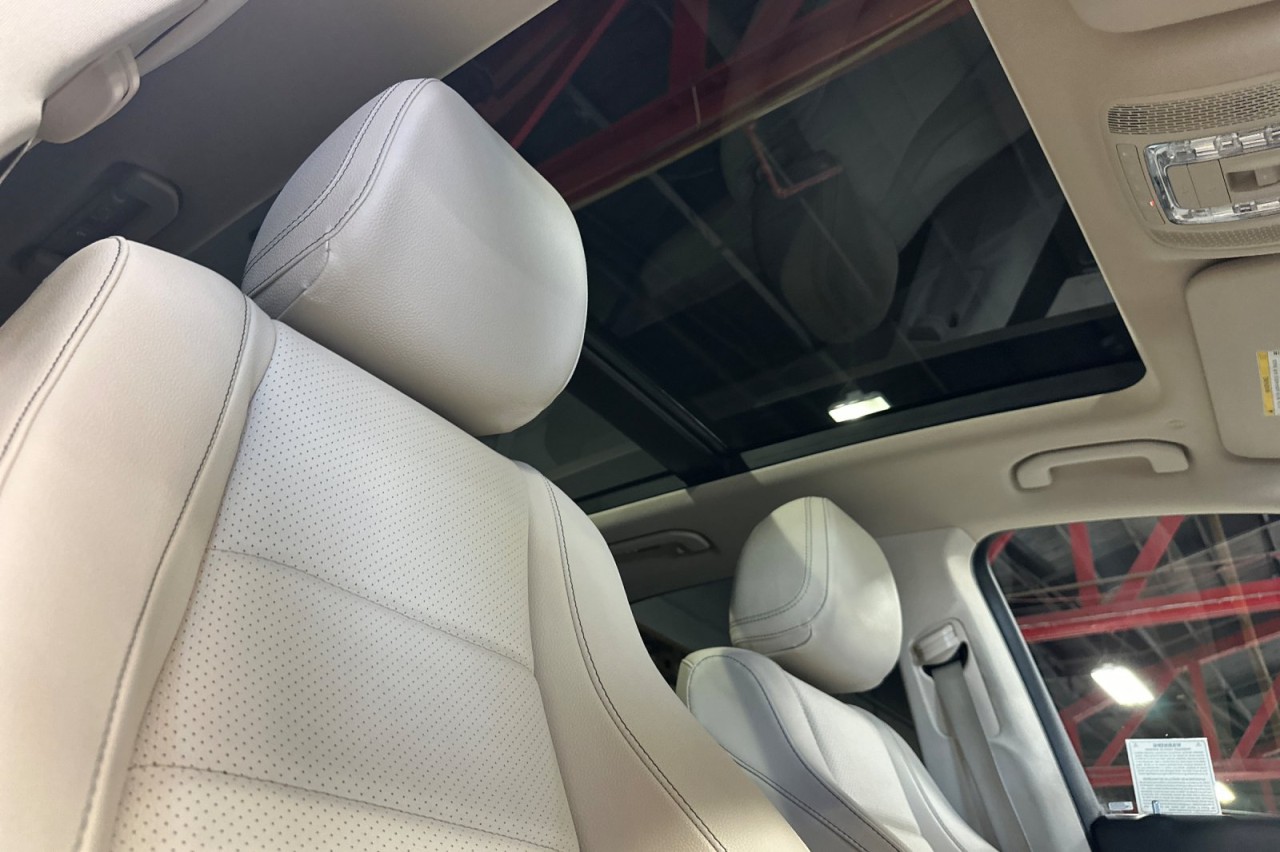 Certified Used 2023 Polar White Mercedes-Benz GLE 450 image 16