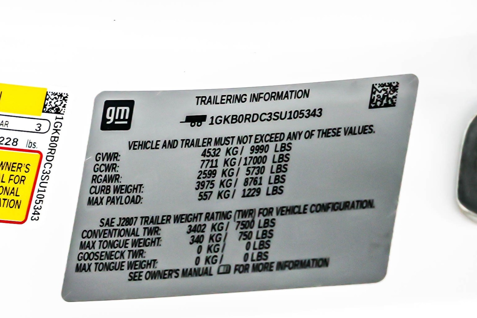 Used 2025 Interstellar White GMC e4WD 4dr 3X image 23