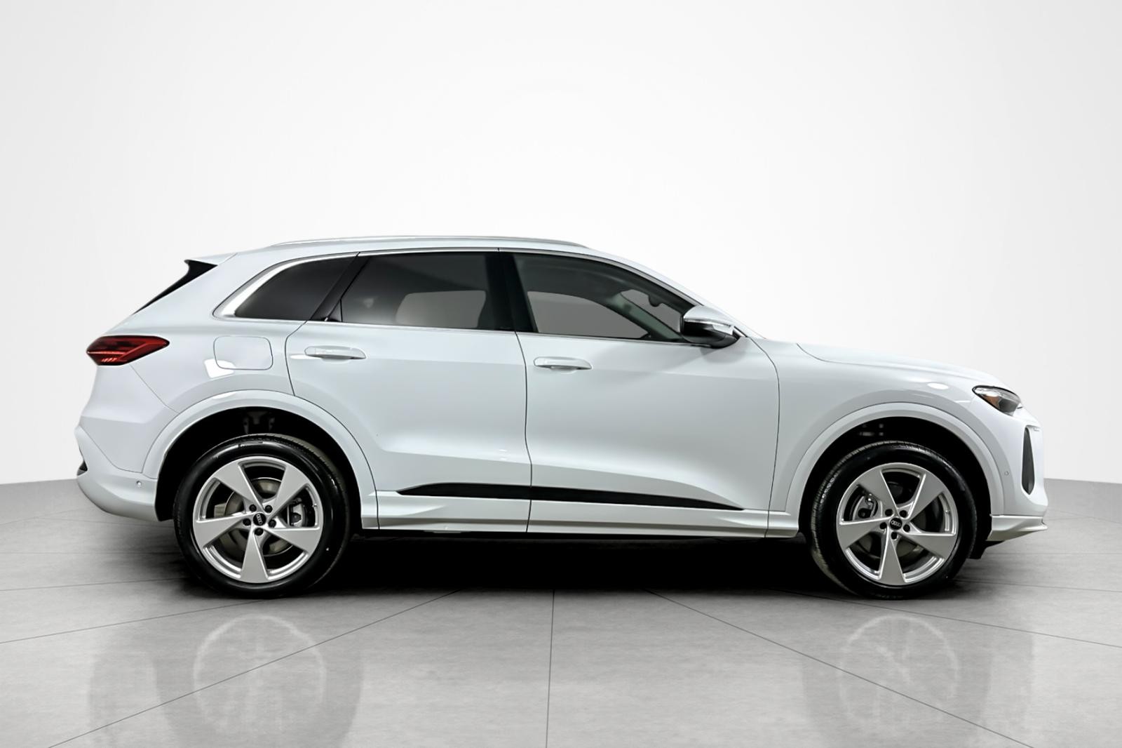 New 2025 Glacier White Metallic Audi Premium Plus 2.0 TFSI quattro image 7