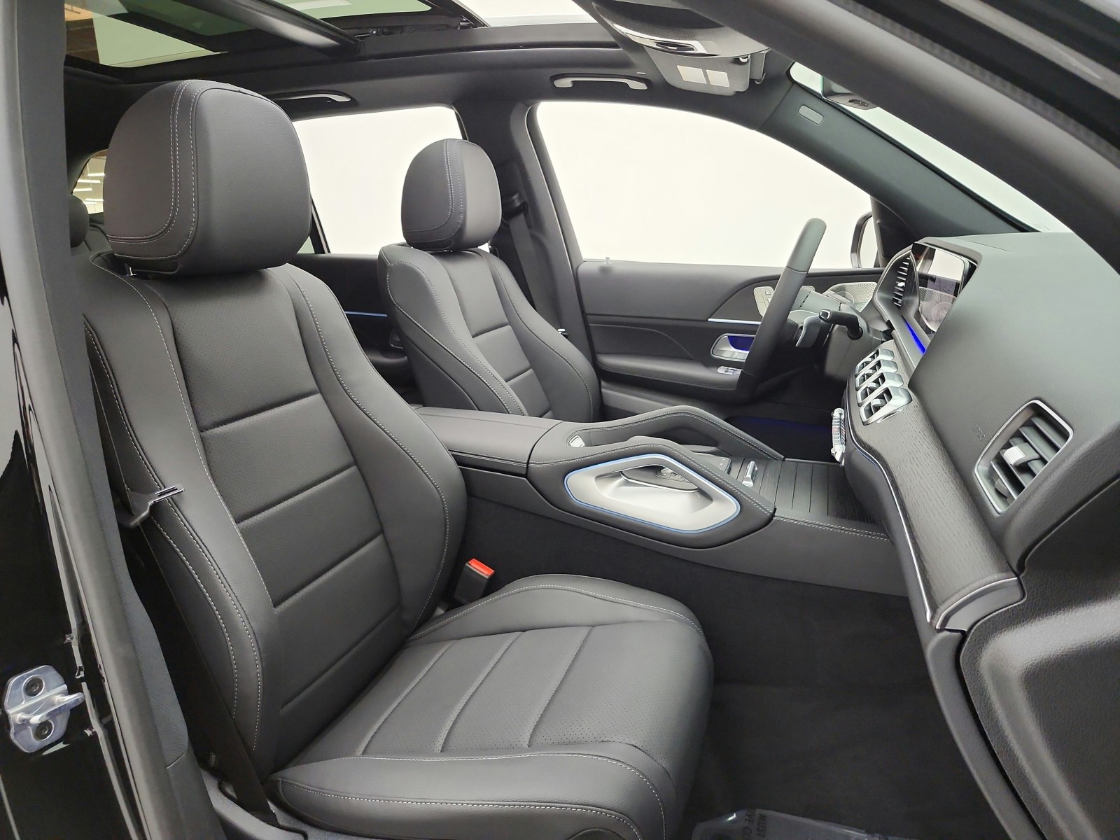 New 2026 Black Mercedes-Benz GLE 350 4MATIC® SUV image 15