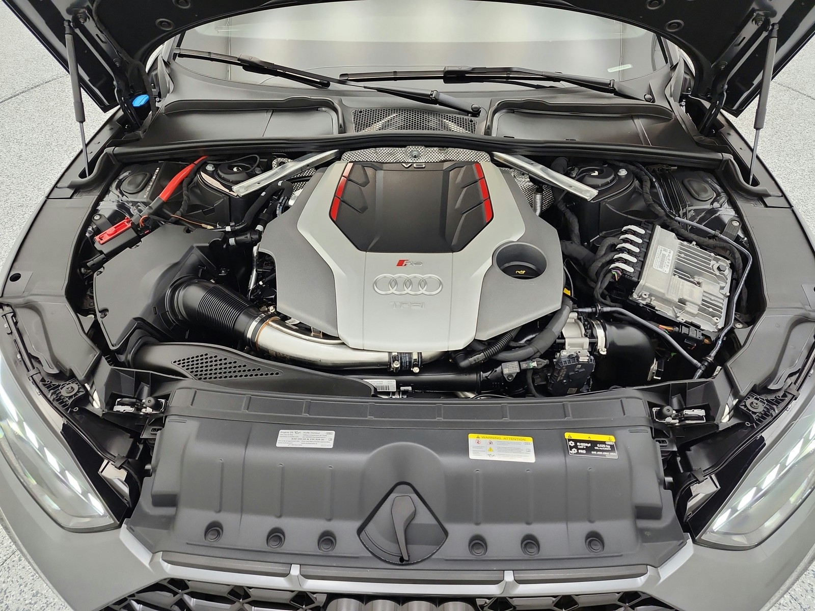 Used 2023 Daytona Gray Pearl Effect Audi 2.9 TFSI quattro image 18