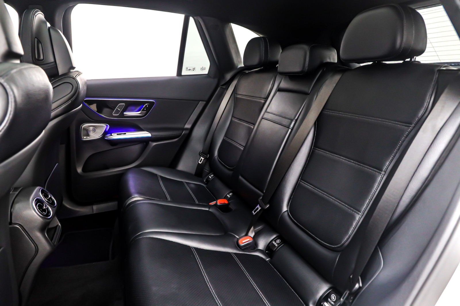 New 2026 Polar White Mercedes-Benz GLC 300 SUV image 8