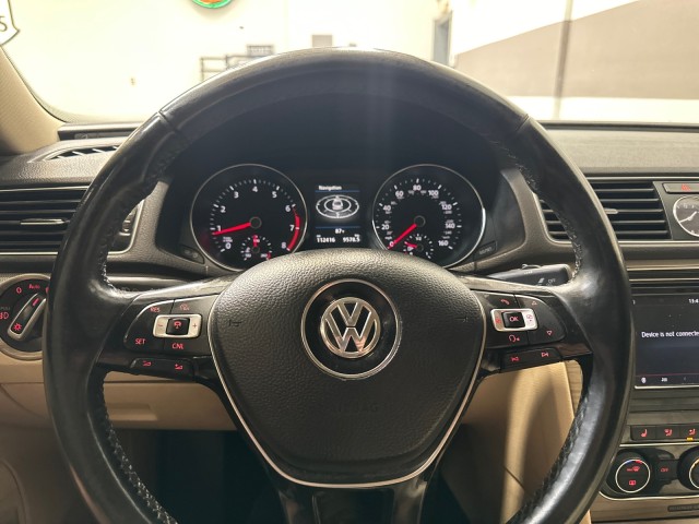 2017 Volkswagen Passat 1.8T SEL Premium in , 