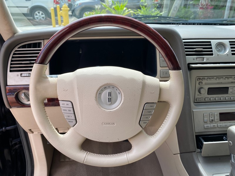 2004 Lincoln Navigator LOW MILES 67,511 SUNROOF in ,