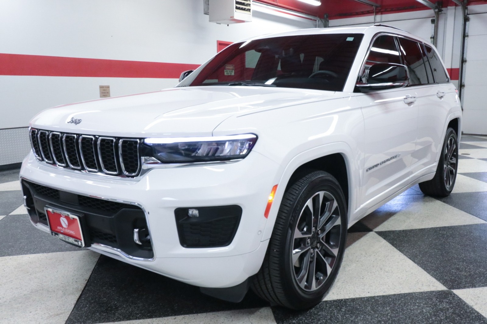 Used Car 2023 Jeep Grand Cherokee  Overland For Sale Under $50,000 In Austin, Texas