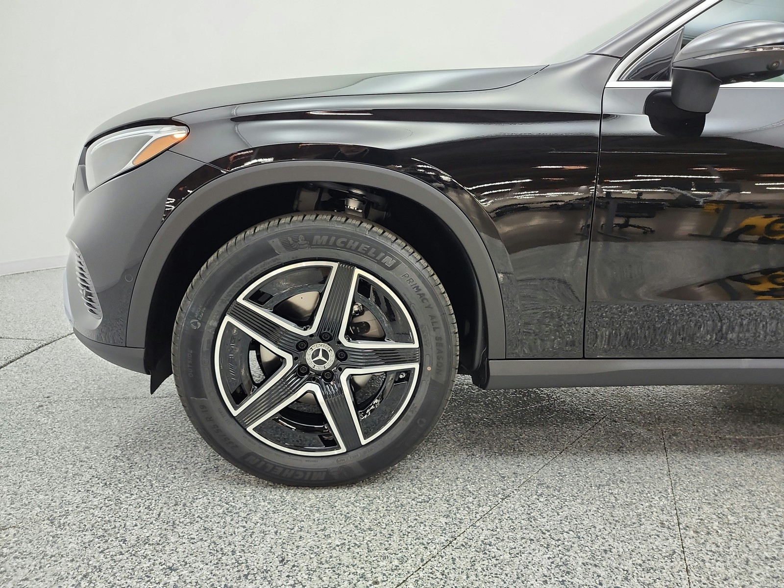 New 2027 Obsidian Black Metallic Mercedes-Benz GLC 300 SUV image 15