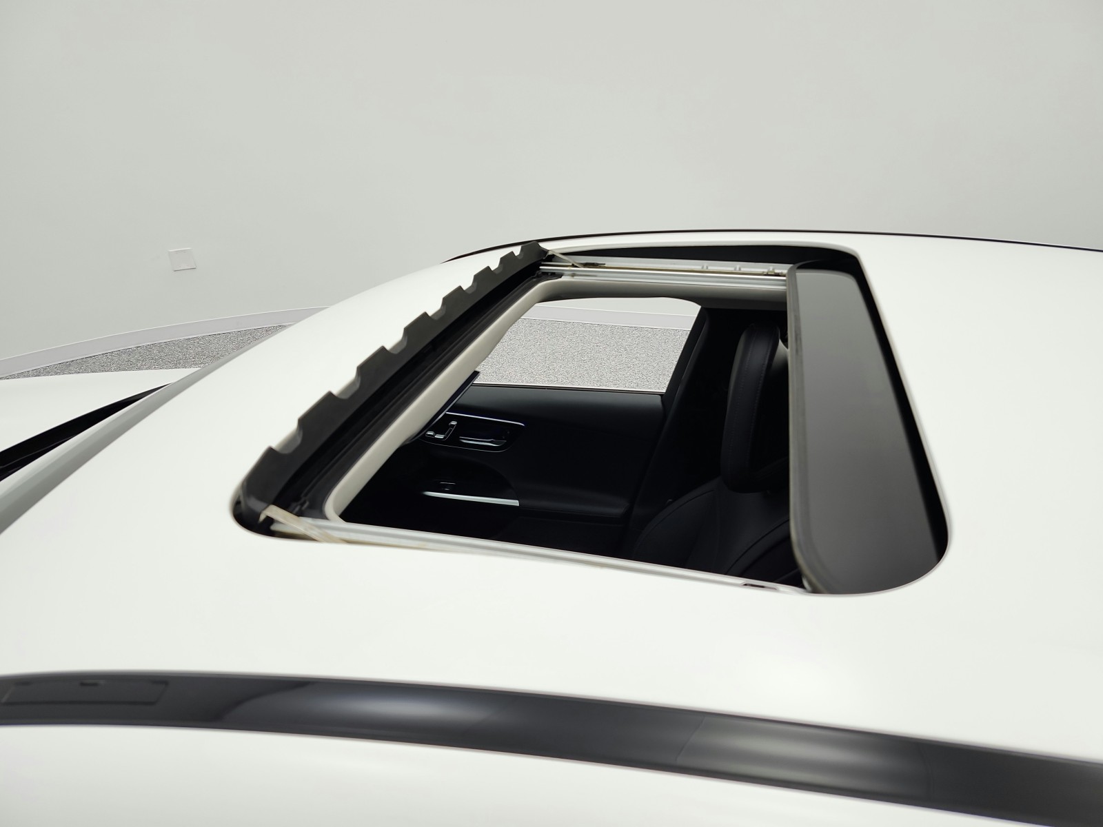 Used 2023 Polar White Mercedes-Benz C 300 Sedan image 11