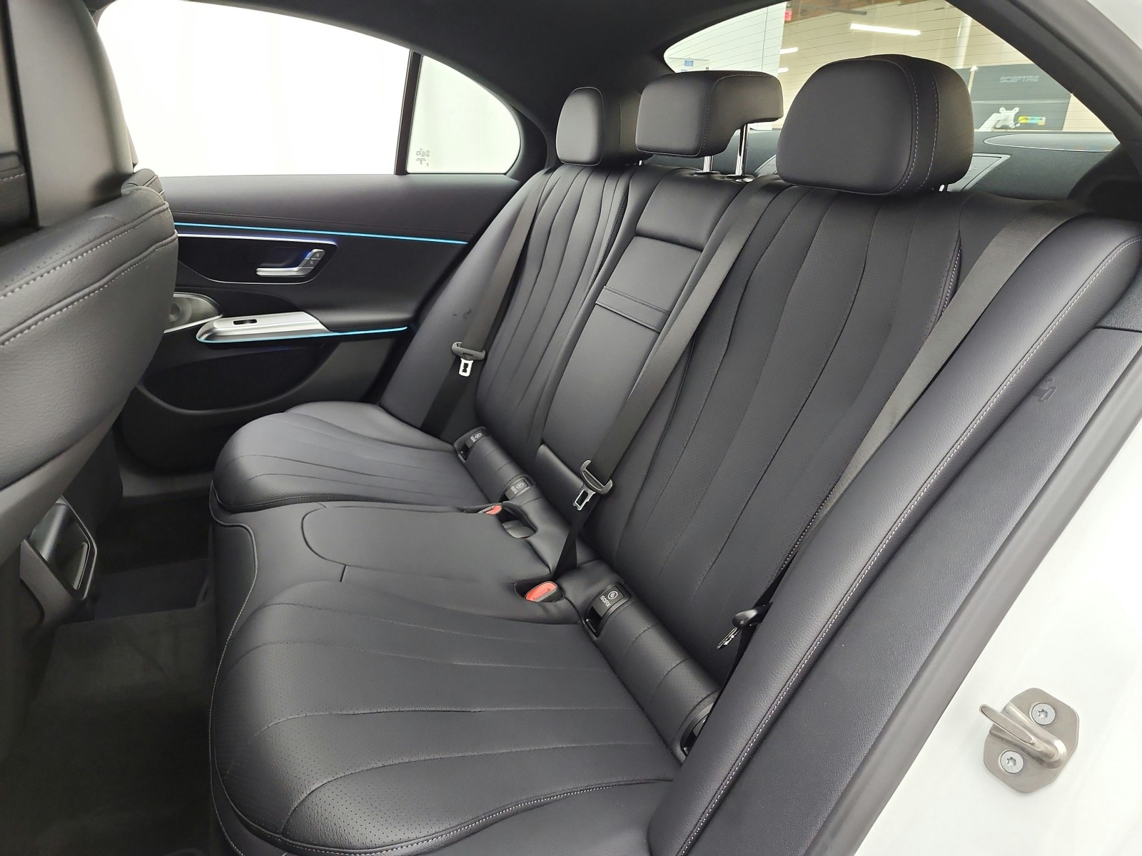 New 2027 Polar White Mercedes-Benz E 350 RWD Sedan image 11