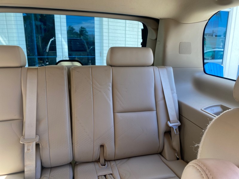 2013 Cadillac Escalade Luxury 1 OWNER LOW MILES 70,251 in ,