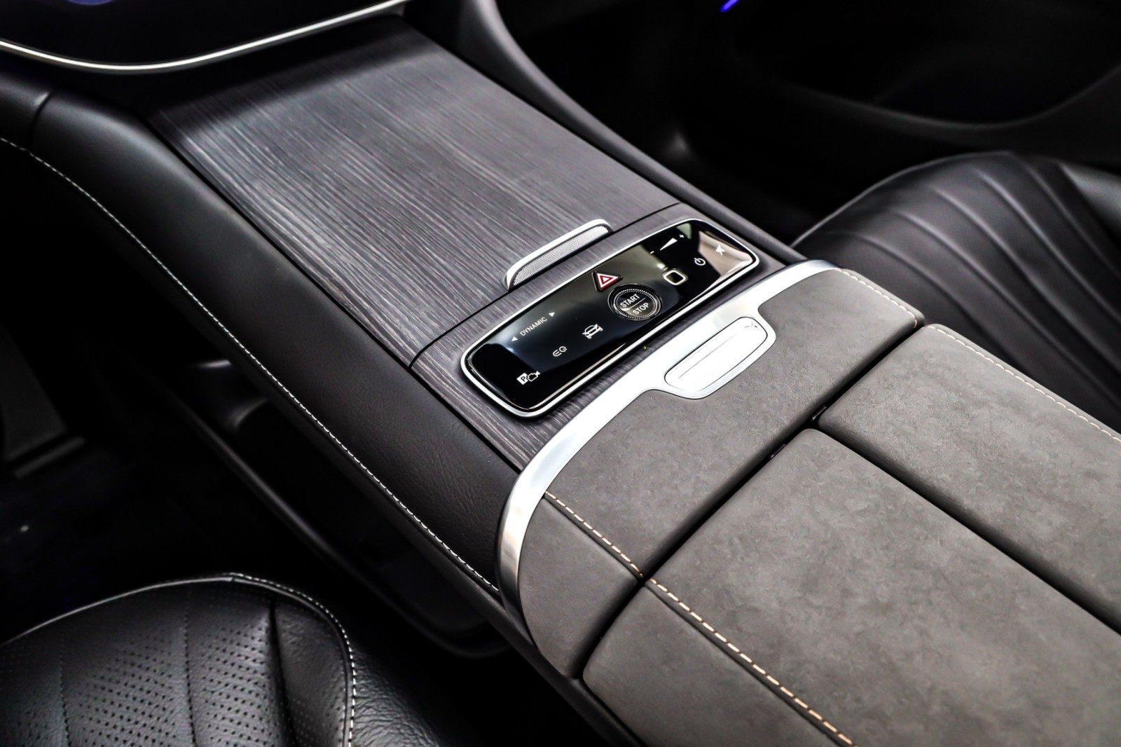 New 2026 Black Mercedes-Benz EQS 400 4MATIC® SUV image 5