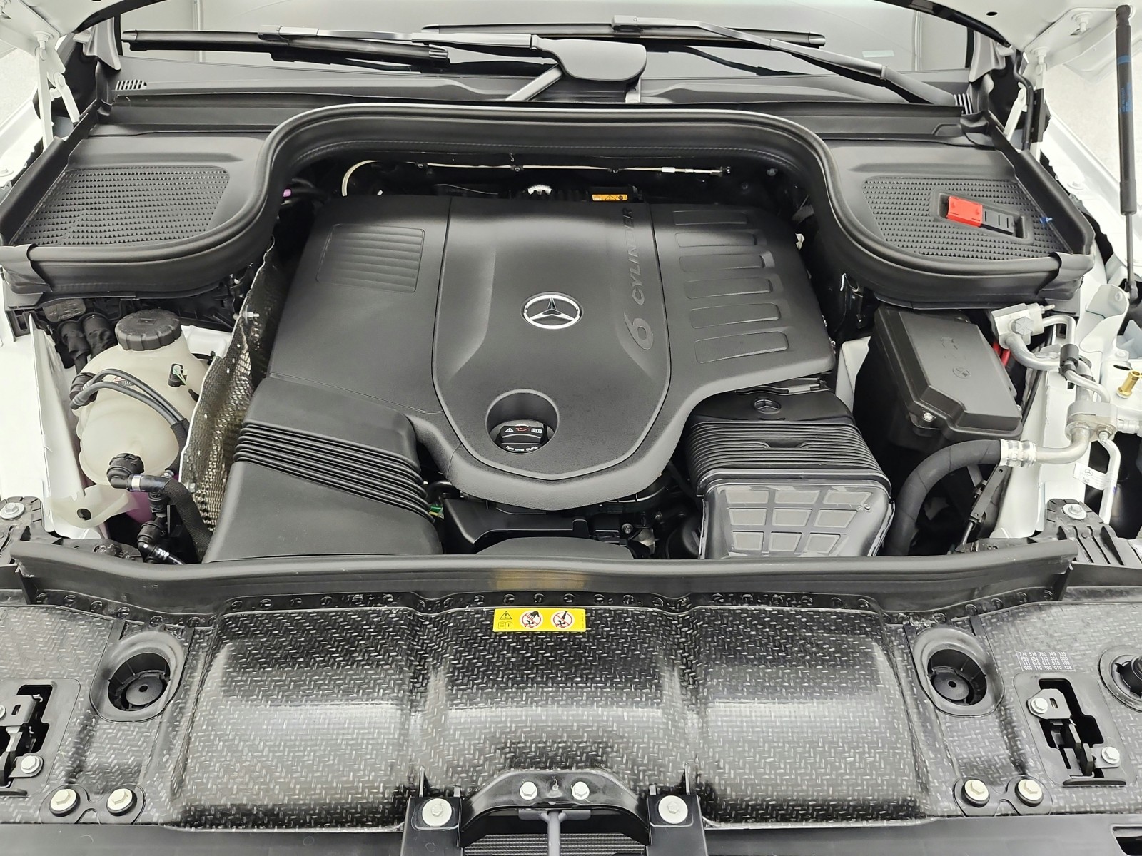 New 2026 Polar White Mercedes-Benz GLE 450 image 13