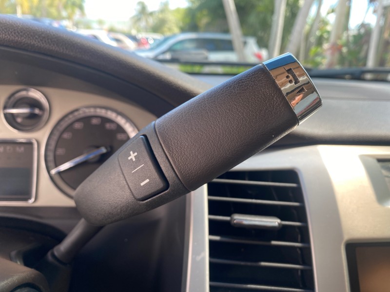 2013 Cadillac Escalade Luxury 1 OWNER LOW MILES 70,251 in ,