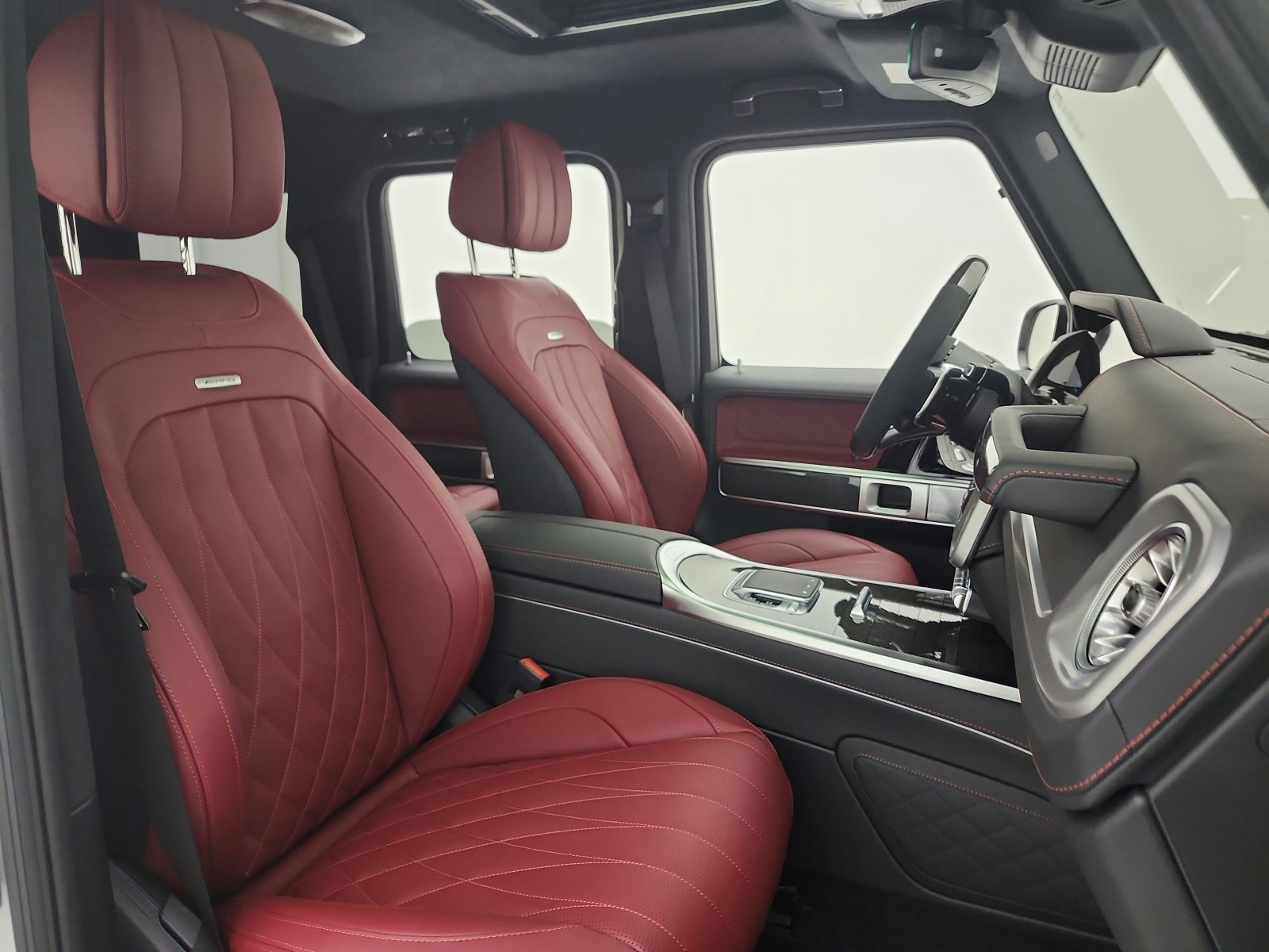 New 2026 MANUFAKTUR Moonlight White Metallic Mercedes-Benz AMG® G 63 image 17