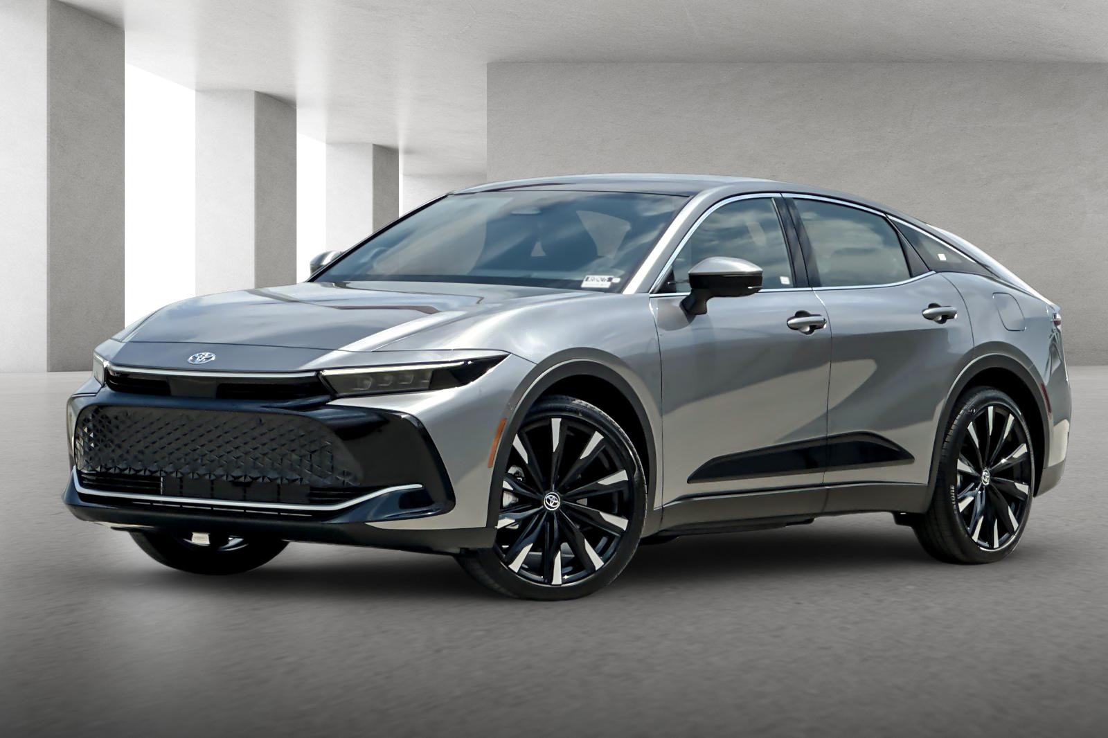 2025 Toyota Crown Platinum AWD's photo